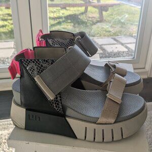 United Nude The DELTA RUN platform sandal: Size 37